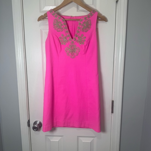 Lilly Pulitzer Dresses & Skirts - Lilly Pulitzer Gabby Shift Dress Hot Pink Gold Appliqué Trim size 2